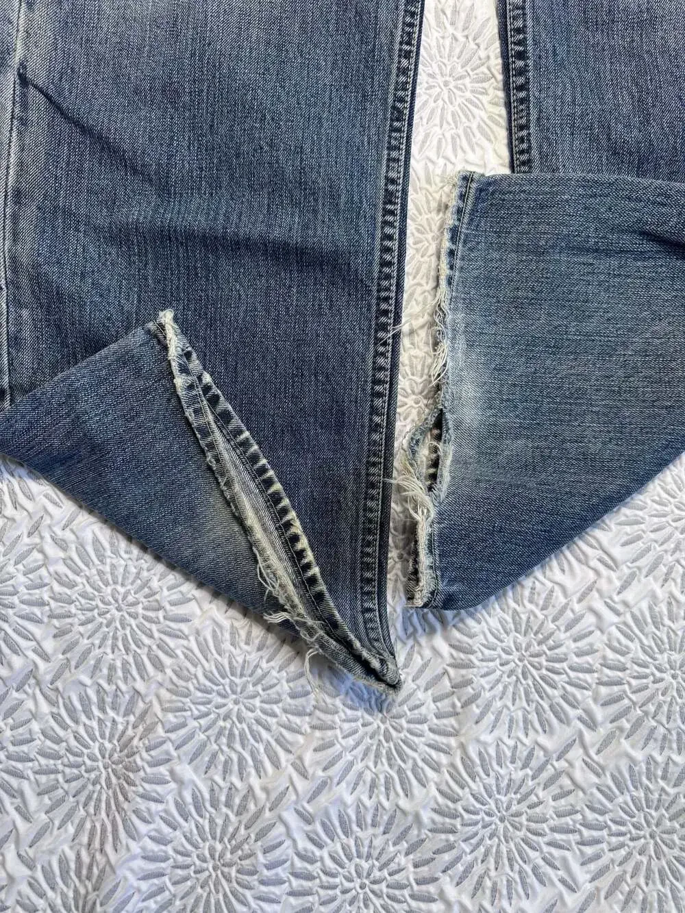 Banana Republic Relaxed Fit Distressed Medium Wash Denim Jeans Men's 35x34